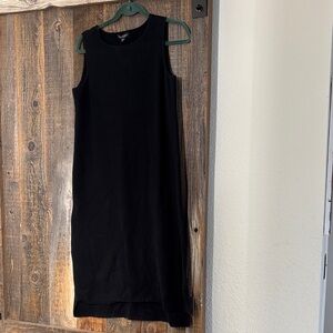 Classic Saks 5th Avenue Black Sleeveless Shift Dress